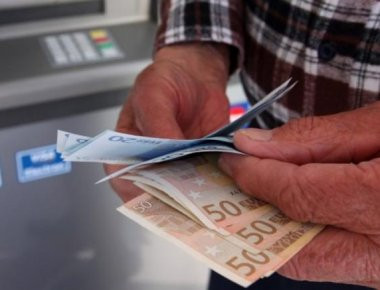 Για τον Ιούνιο του 2018 μετατίθενται 150.000 εκκρεμείς συντάξεις και 50.000 εφάπαξ (upd)